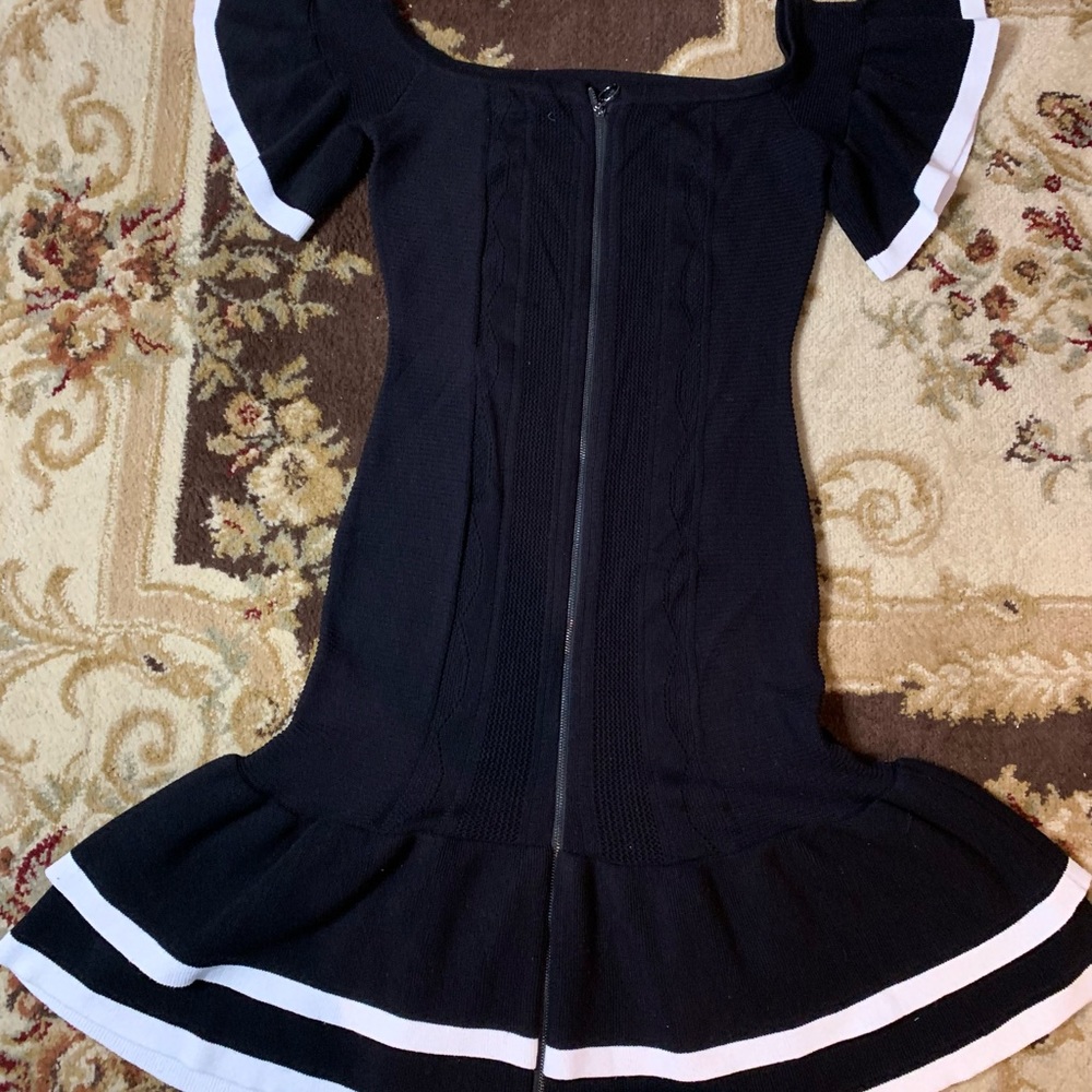 Fashion Nova women’s dress (XL) two layered bottom half of dress. Black/White.